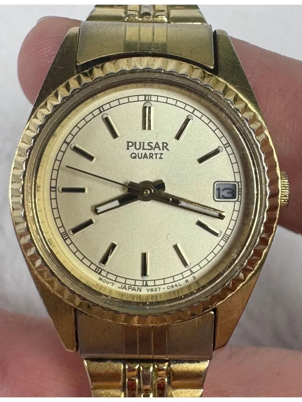 Vtg Women's Pulsar Quartz 2 Tone V827-0440 Quartz Gold Dial Date Stretch